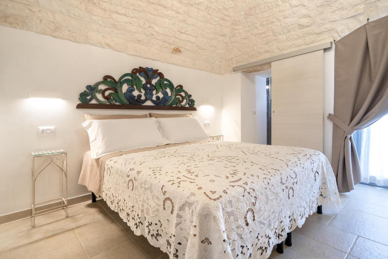 Suite La Scala Del Borgo Cisternino Eksteriør bilde